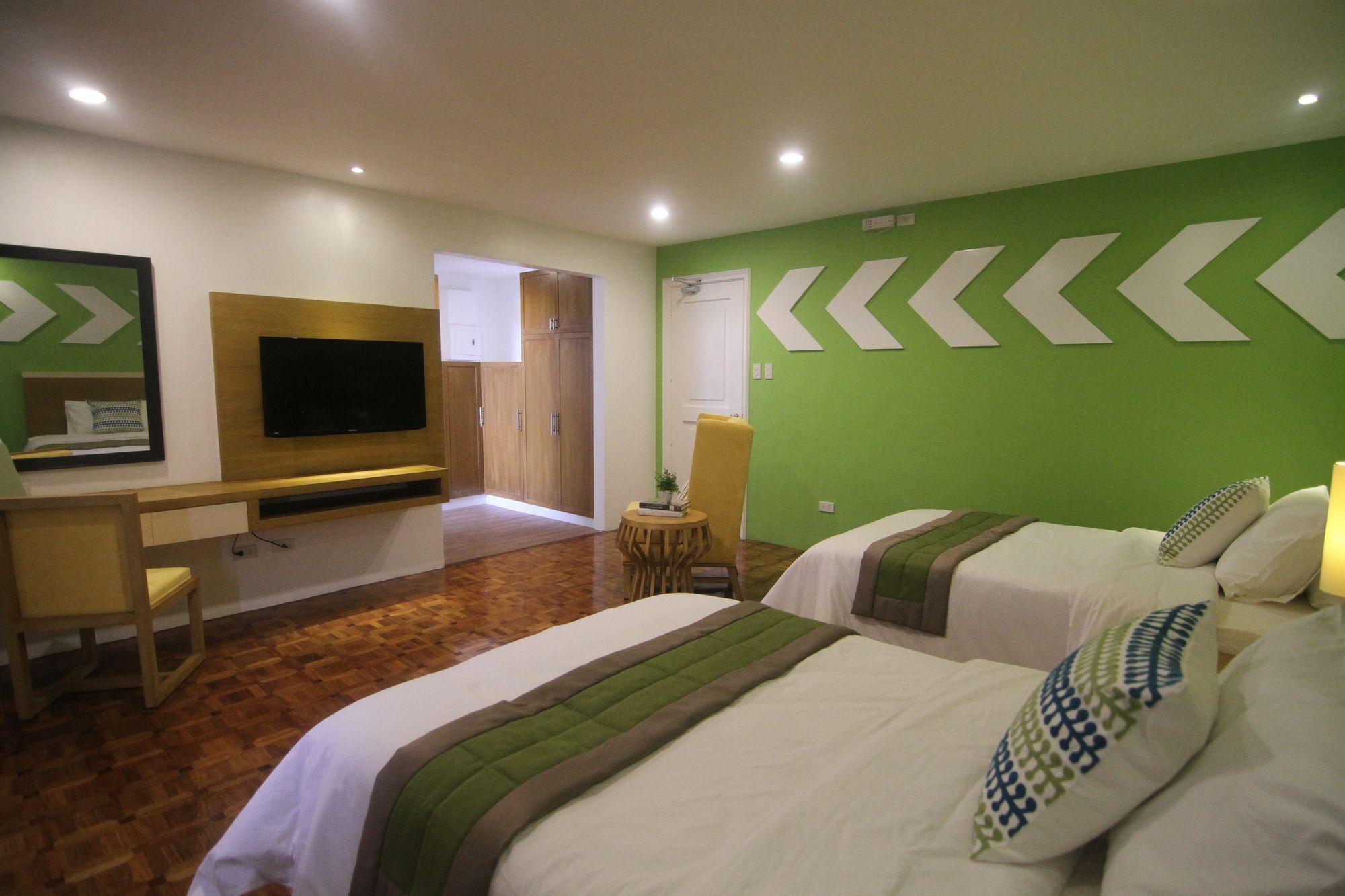Reddoorz Plus @ Casino Street Makati Макати Экстерьер фото