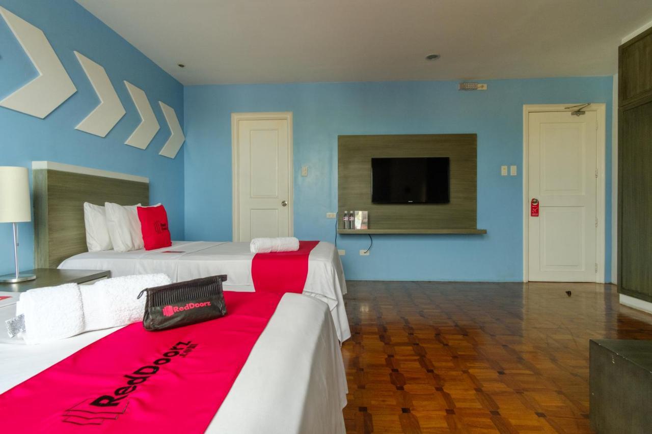 Reddoorz Plus @ Casino Street Makati Макати Экстерьер фото